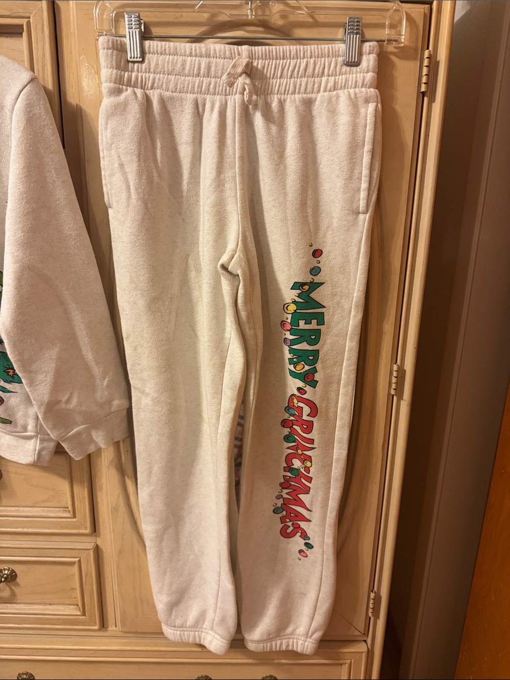 Kids How The Grinch Stole Christmas Sweatsuit Set - Picture 5 of 8
